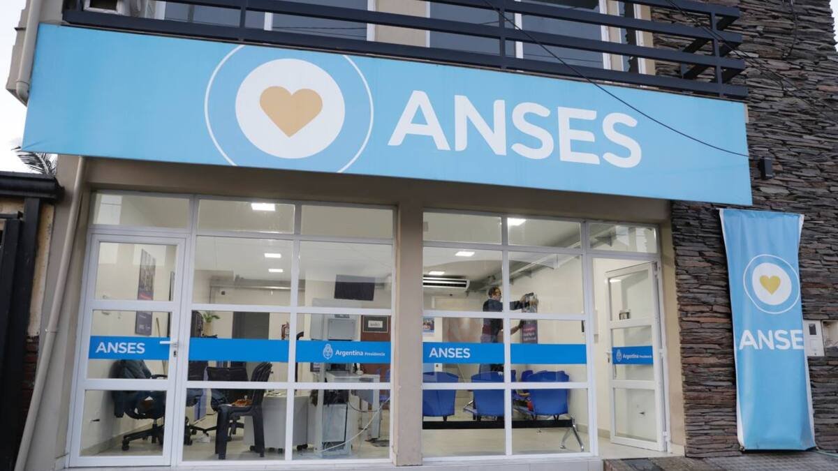 El Gobierno confirmó aumentos de AUH, jubilaciones y asignaciones familiares